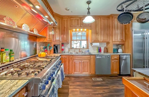 Tallahassee House | Pool+Hot Tub | Sleeps 16 | Game-Filled Fun