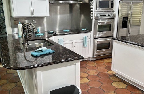 Garland House | Pool/Hot Tub/Theatre/Basketball-La Casa Blanca