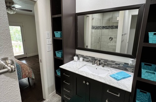 Garland House | Pool/Hot Tub/Theatre/Basketball-La Casa Blanca