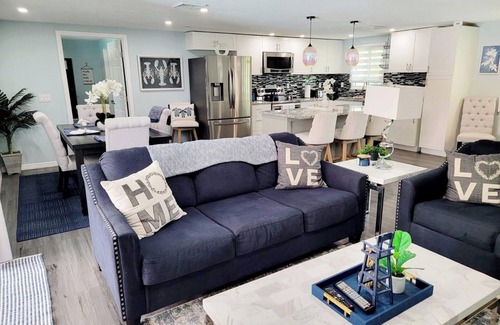South Sarasota House | Pool house 10 mins to Siesta Key #1 Bch