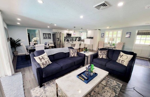 South Sarasota House | Pool house 10 mins to Siesta Key #1 Bch
