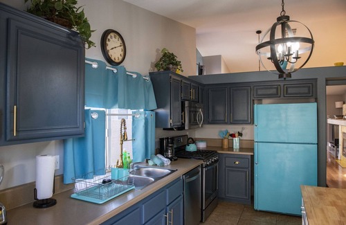 Spring Valley House | Pool house Close to the strip 3bedroom pool bungalow