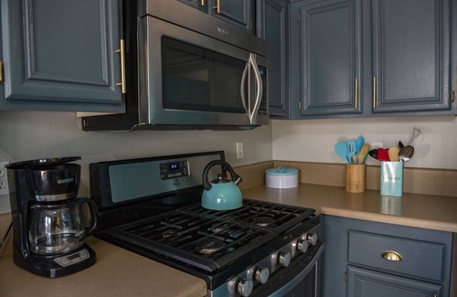 Spring Valley House | Pool house Close to the strip 3bedroom pool bungalow