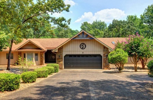 Hot Springs Village House | Pool House on Ponce De Leon