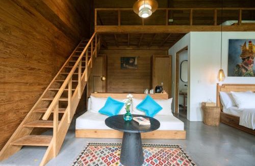 Nyambu Bed & Breakfast | Pool & Jungle View Family Room in Kaba-Kaba