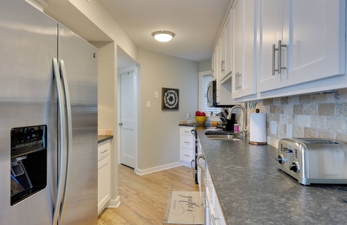 Lake Hamilton Condo | Pool & Lake Hamilton Access: Hot Springs Condo!