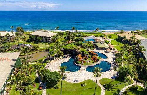 Hanamaulu Apartment | Pool Oceanview Room, 4 star Beachfront Resort, King Bed, Lanai, AC, Pool, Restaurant, Gym, Spa
