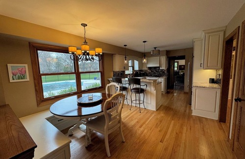 Mequon House | Pool overlooking golf course close to downtown