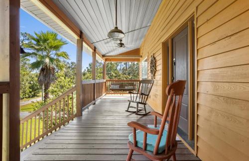 Pass Christian House | Pool Retreat Waterfront 6 Bedroom Boat Ramp Game Room Pass Christian Home
