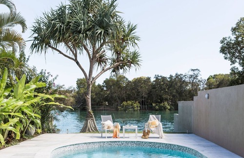 Noosaville Villa | POOL - RIVER VIEW - STYLE - AIR CON