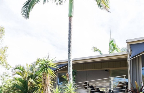 Noosaville Villa | POOL - RIVER VIEW - STYLE - AIR CON