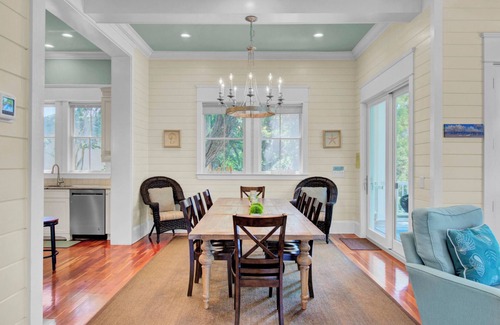 Isle of Palms House | POOL, ROOF DECK, ELEVATOR, 5 MIN TO THE SURF!