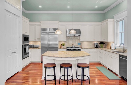 Isle of Palms House | POOL, ROOF DECK, ELEVATOR, 5 MIN TO THE SURF!