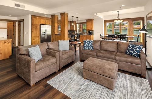 Cle Elum Condo | Pool Side Condo in the heart of Suncadia! Just steps to the pool and hot tub!