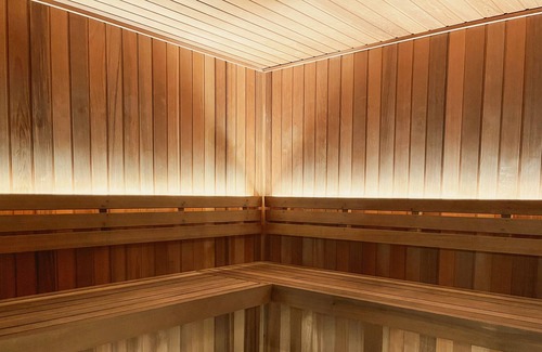 Maroochydore Resort | Pool, Spa & Sauna - Seamallow Retreat - Cotton Tree