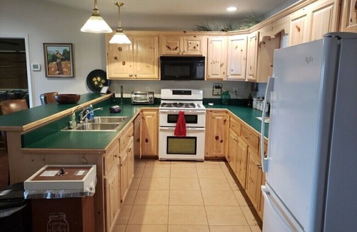Hiawassee House | Pool Table, 3 bed, 3 bath. Wrap Around Porch.Grill.