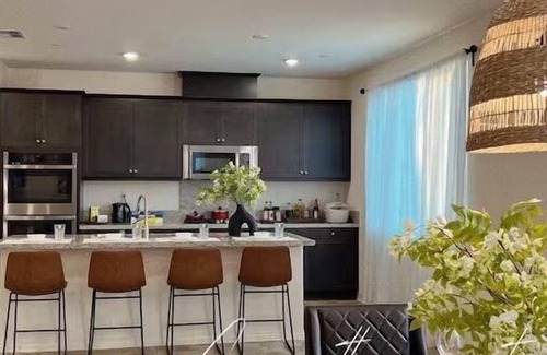 Hacienda Heights Apartment | Pool Villa/Disneyland/Universal Studios