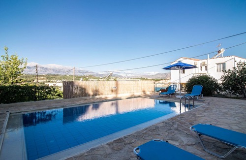 Almyrida Villa | Pool Villa with Cretan Colour and Great view to Almyrida bay