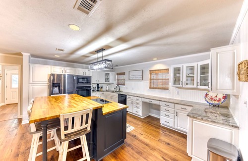 Long Beach House | POOL with Heating option! 6-seater Golf Cart &GameRoom! Walk to Beach &Downtown!