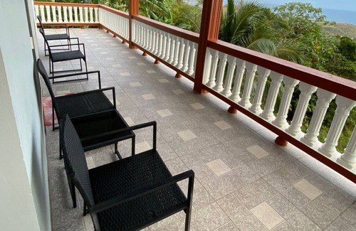 Laborie Apartment | POOL with stunning sea view, 10min to the airport, 14min walk to Laborie beach