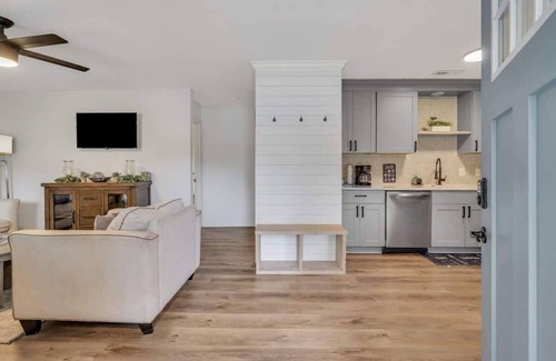 Pooler House | Pooler Charm: Cozy Retreat Minutes from Savannah