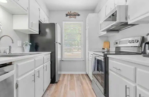 Hot Springs Village House | POOLS: Outdoor-Seasonal, CREEK & GOLF VIEW, WALK 2 FISHING LAKE, DECK, POOLTABLE