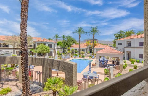 Central Scottsdale Condo | Poolside 3BR Condo - Mt Views - Luxury Community