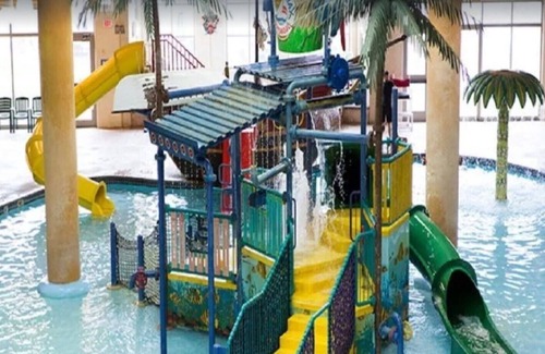 Okoboji House | Poolside Cabin At Bridges Bay - Okoboji - Arnolds Park