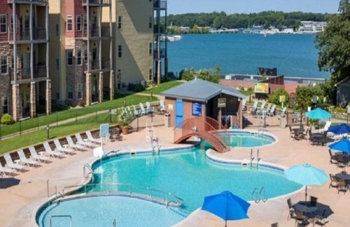 Okoboji House | Poolside Cabin At Bridges Bay - Okoboji - Arnolds Park