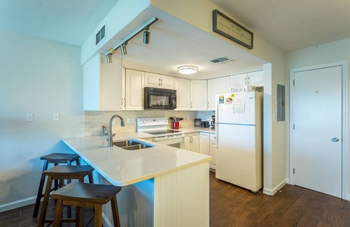 East End Condo | Poolside Condo, Gulf Views 2 BR 2.5 Baths East End