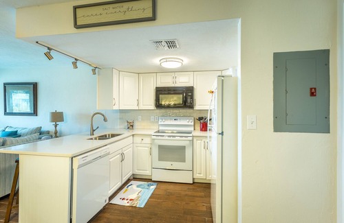 East End Condo | Poolside Condo, Gulf Views 2 BR 2.5 Baths East End