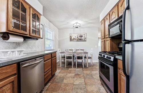 Norton Shores House | Poolside Escape | 5 Bed, 2 Bath