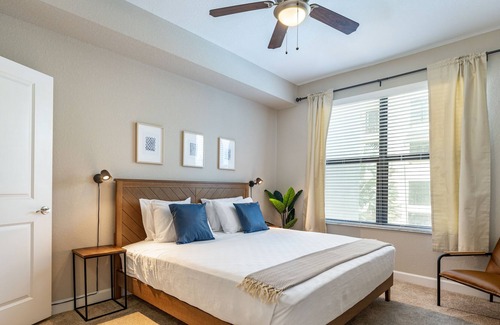 Carver City - Lincoln Gardens Apartment | ☀️Poolside Oasis☀️ 2/2 Dual King Heated Salt Pool