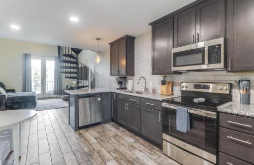 Long Beach House | Poolside Paradise Condo