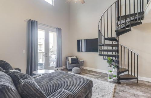 Long Beach House | Poolside Paradise Condo