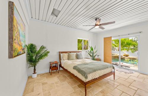 Pompano Beach House | Poolside Paradise Fire Pit, Dock,8 Min To Ocean