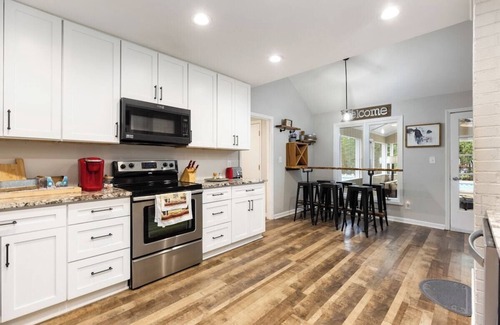 Charlotte House | Poolside Paradise in the Heart of Charlotte