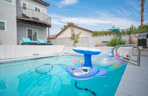 Green Valley North House | Poolside Paradise on the Strip