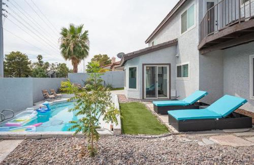 Green Valley North House | Poolside Paradise on the Strip