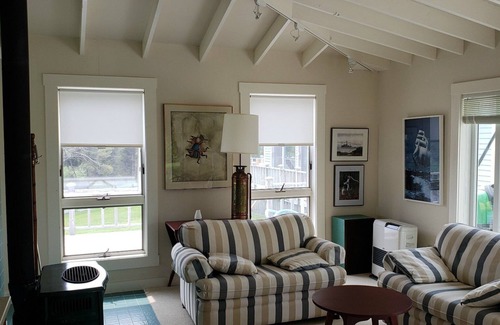 New Harbor House | POOLSIDE The Moorings, ocean views, close to Pemaquid beach!