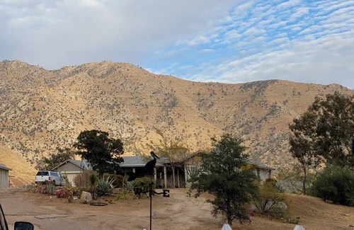 Kernville House | Pop's Place - Lodge design, stunning views and deer walk the property.