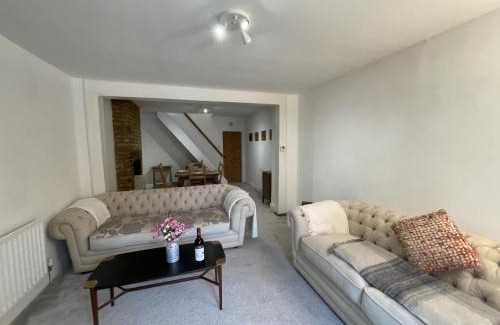 Farnborough and Crofton House | Poplar Cottage Farnborough Kent