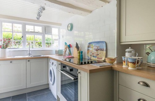 Port Isaac Cottage | POPLAR COTTAGE, pet friendly, with open fire in Port Isaac
