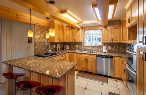 Tahoe Pines House | Poplar Place By Hauserman Rentals
