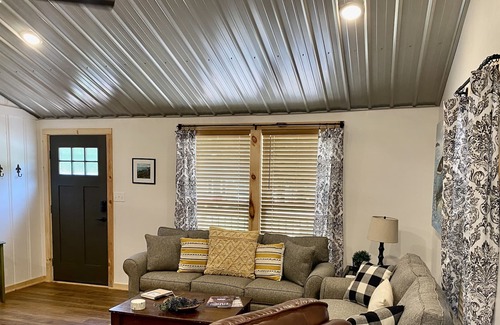 Springville Cabin | Poplar Springs- new Cabin 3 min walk to Kentucky lake!