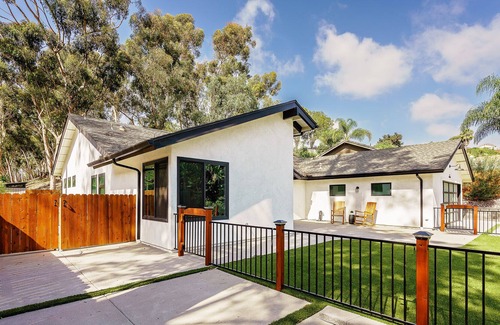 Spinnaker Hill Cottage | Poppy Cottage-4 minutes to the beach!