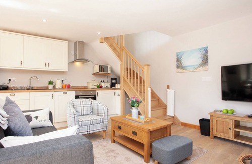 Hewish Cabin | Poppy Cottage - UK31296