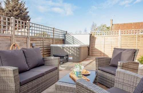 Hewish House | Poppy Cottage - Uk31296