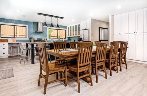 Spinnaker Hill House | Poppy Cottage with Spa Modern Luxury