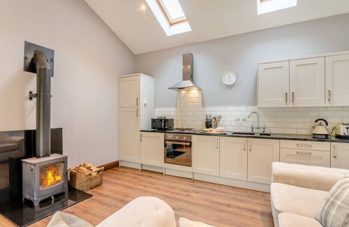 Richmond House | Poppy Lodge - One Bedroom House, Sleeps 2
